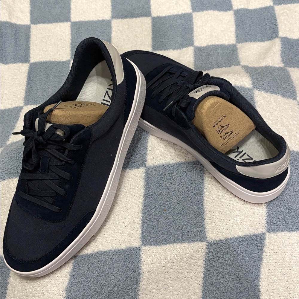 Kizik Men's Navy Blue Sneakers - Picture 3 of 5